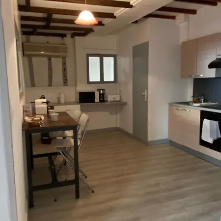 3 Pieces Rdc Plein Centre Apartment